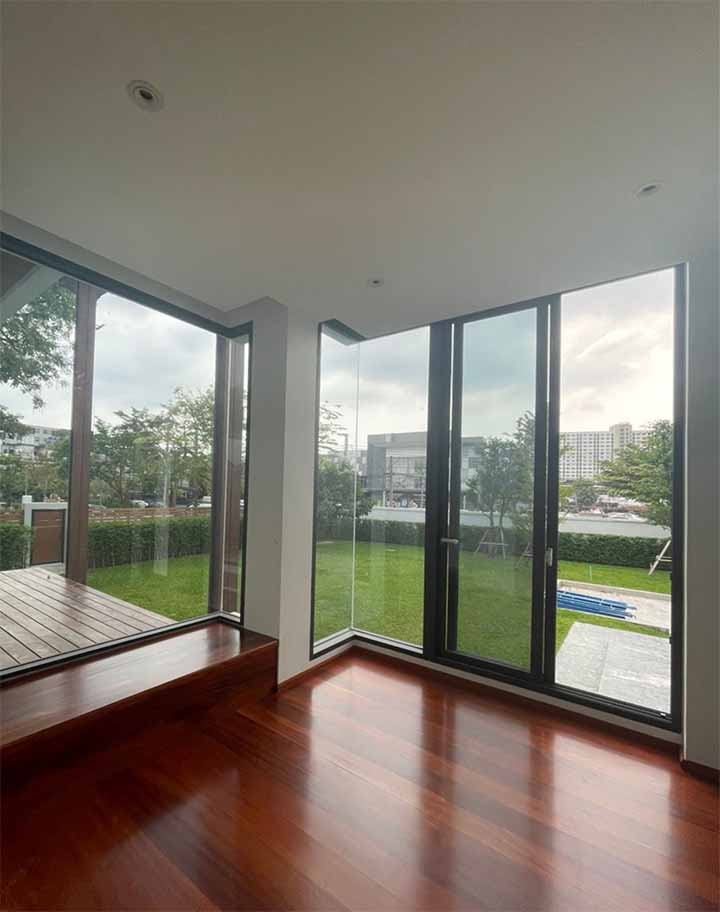 fitness room wood-floor